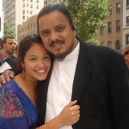 David Hernandez, actor, Chicago, con Gina Rodriguez